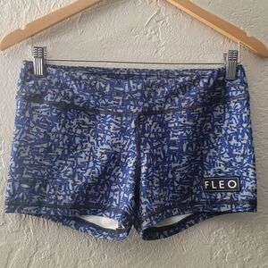 Fleo Shorts Size Medium
